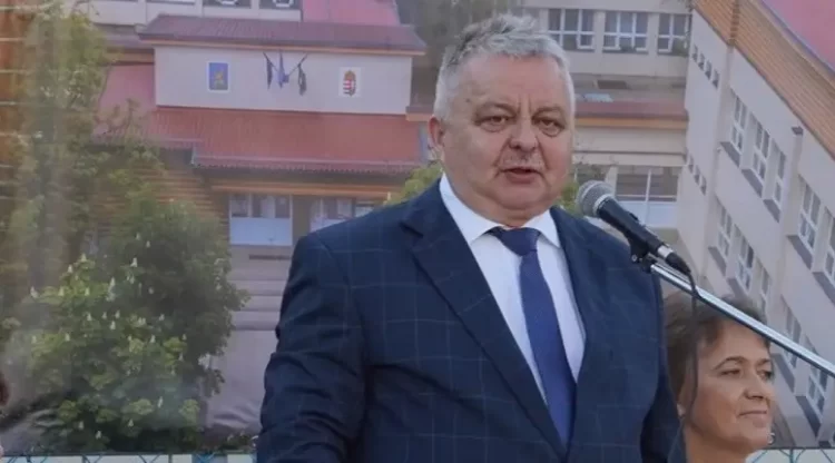 Mađarski gradonačelnik uvrijedio migrante na školskoj svečanosti: “Ako vam se ne sviđa, odselite”