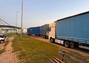 (VIDEO) Potpuni kaos u BiH: 600 kamiona blokiralo glavne ceste i granice