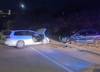 Teža prometna nesreća u Neumu: Dvije osobe ozlijeđenih