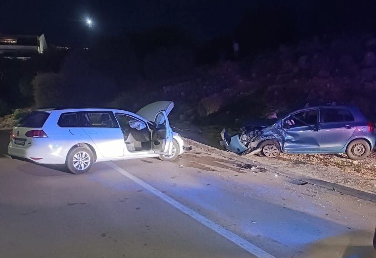 Teža prometna nesreća u Neumu: Dvije osobe ozlijeđenih