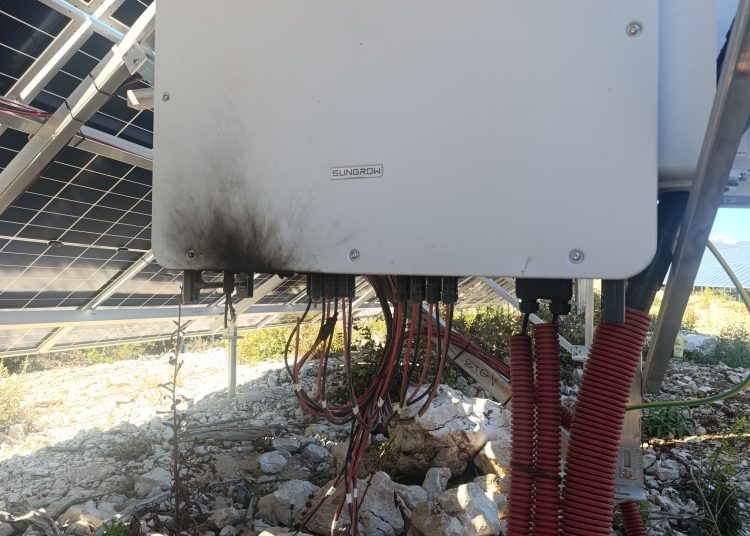 Požar u solarnom parku u Neumu brzo ugašen