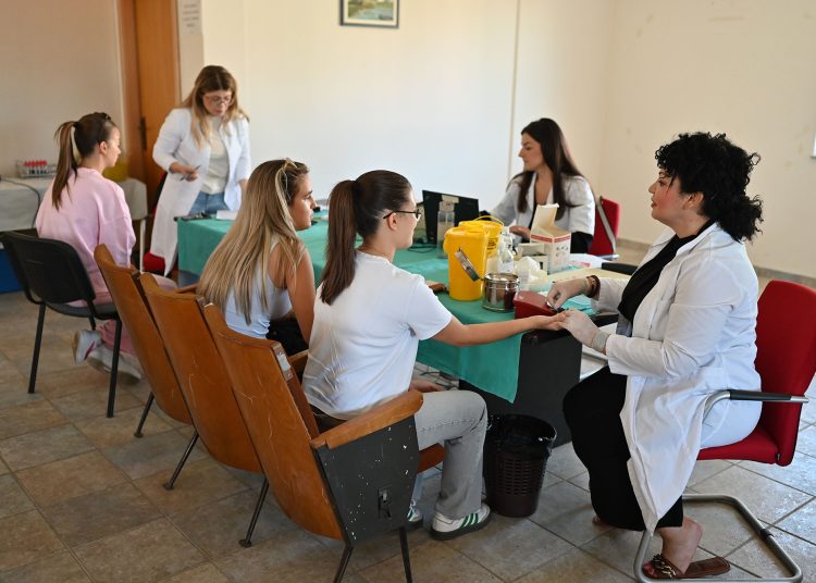 Rekordna akcija darivanja krvi u Uzarićima: Prikupljene 44 doze