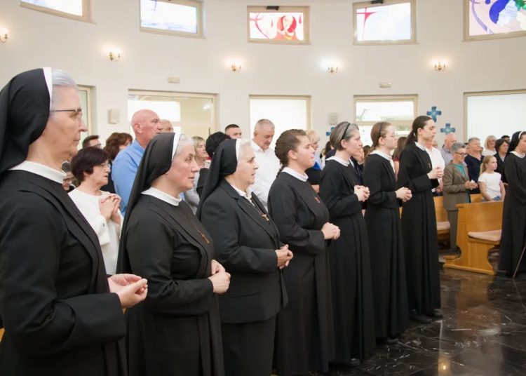 Svečano polaganje prvih redovničkih zavjeta za novakinje iz Širokog Brijega i Posušja