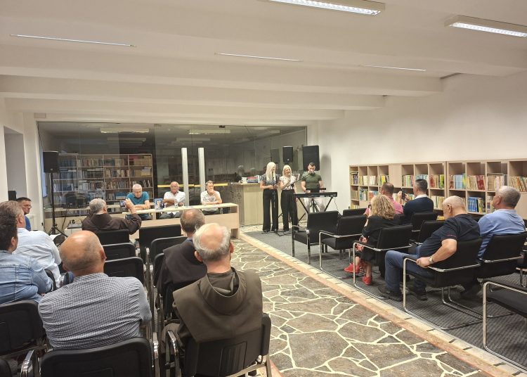U Širokom Brijegu predstavljena knjiga „Opojni miris Brunovih karanfila“