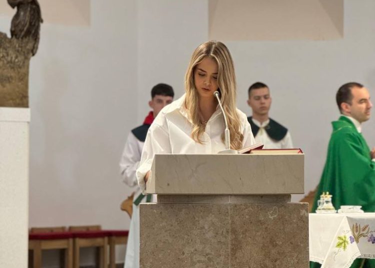 Crkva puna vjernika: Sedmi dan devetnice sv. Maloj Tereziji u župi Ledinac