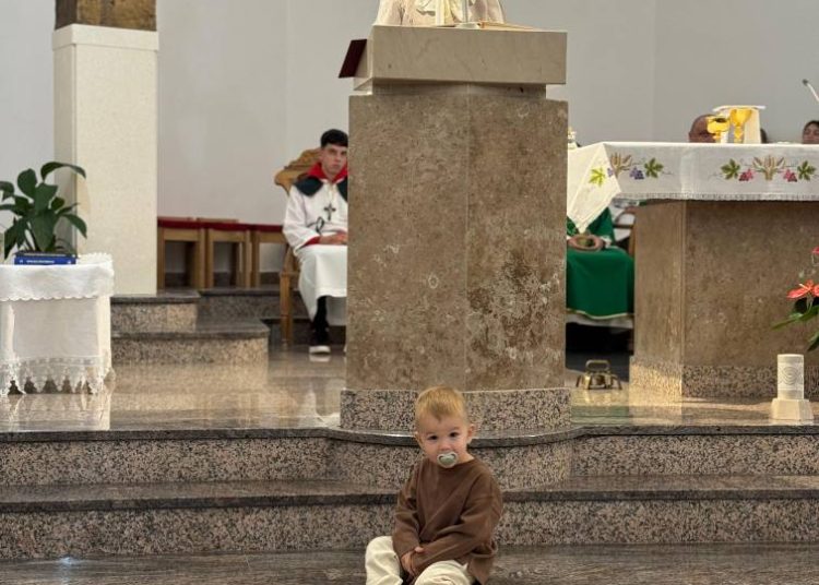 Crkva puna vjernika: Sedmi dan devetnice sv. Maloj Tereziji u župi Ledinac
