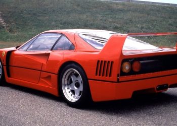 Kupoprodaja kakva se rijetko viđa: Ferrari F40 za terenac