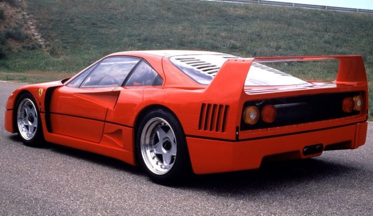 Kupoprodaja kakva se rijetko viđa: Ferrari F40 za terenac