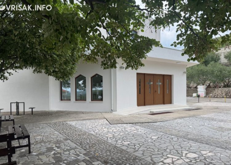 Široki Brijeg: Crkva u Buhovu dobila novu fasadu, obnavlja se i zvonik