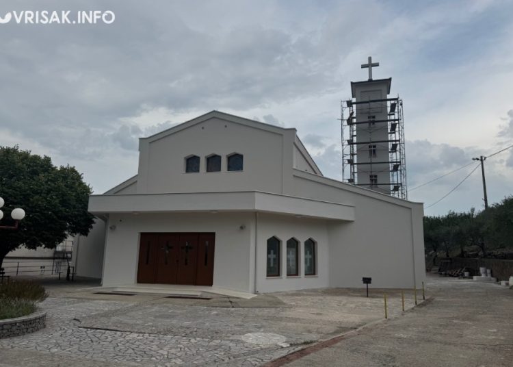 Široki Brijeg: Crkva u Buhovu dobila novu fasadu, obnavlja se i zvonik