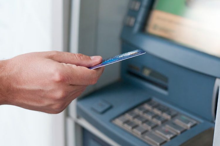 Crvena tipka na bankomatu: Kada je doista korisna i kada je nepotrebna