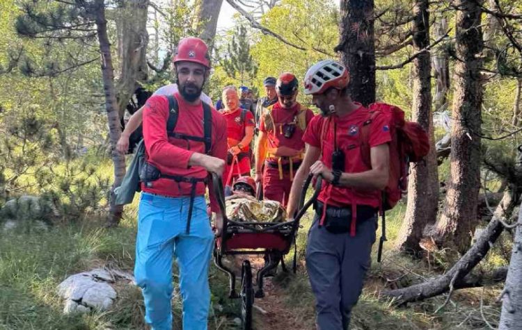 GSS Mostar u nosilima transportirao planinarku s Prenja