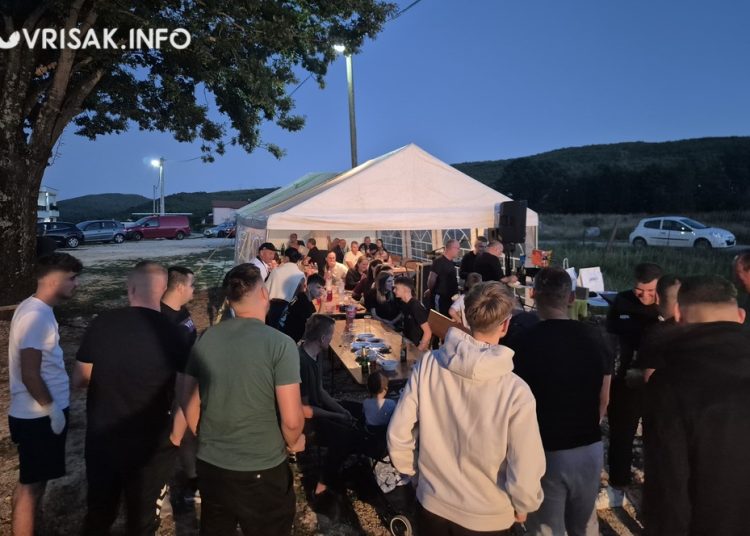 Široki Brijeg: Na fešti u Pripolju okupio se čitav zaseok