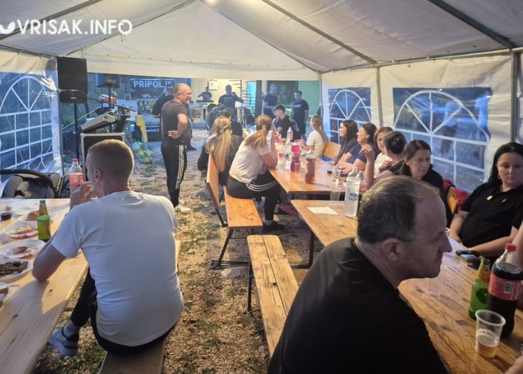 Široki Brijeg: Na fešti u Pripolju okupio se čitav zaseok