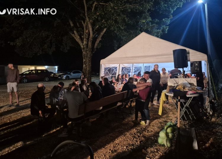 Široki Brijeg: Na fešti u Pripolju okupio se čitav zaseok