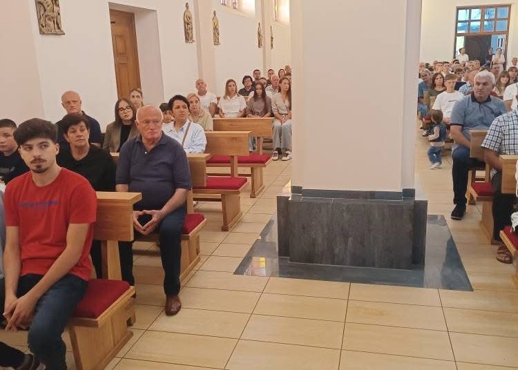 Don Luka Cvitanović predvodio šesti dan devetnice u župi Ledinac