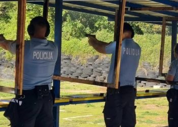 Policijski službenici MUP-a ŽZH vježbaju gađanje iz vatrenog oružja