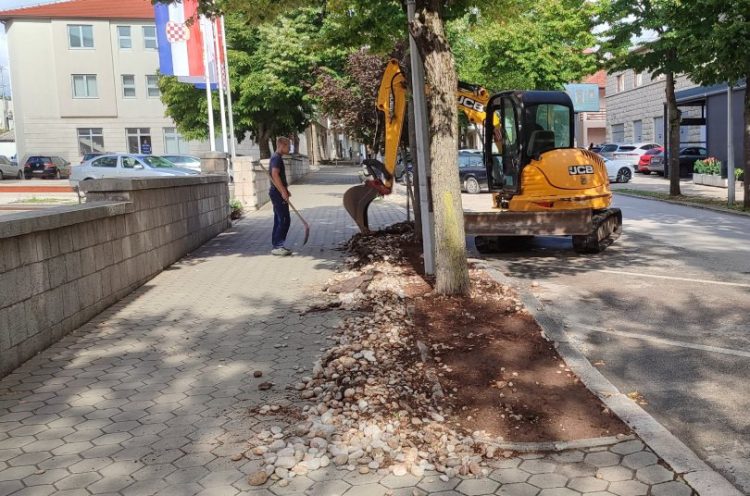 Posušje: Nastavljaju se radovi na rekonstrukciji javne rasvjete u ulici Fra Grge Martića
