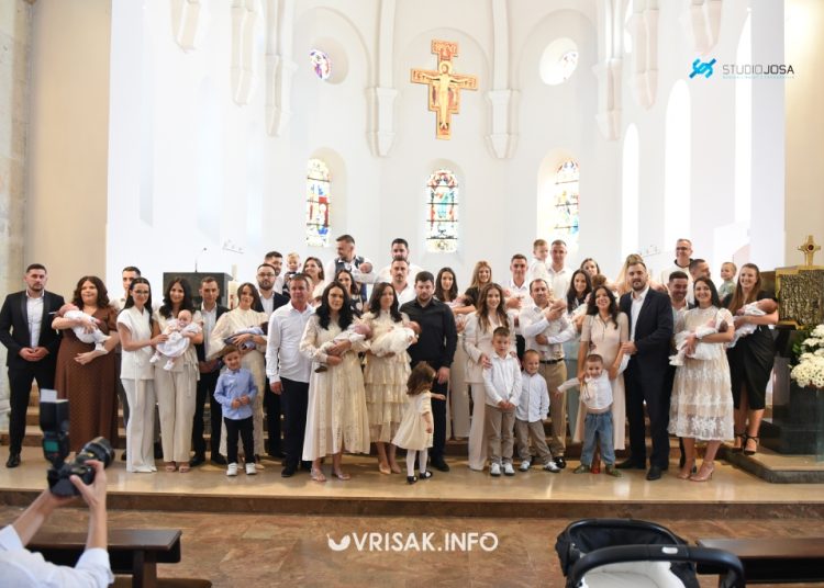 Radosna subota u Širokom Brijegu: Kršteno 14 djece