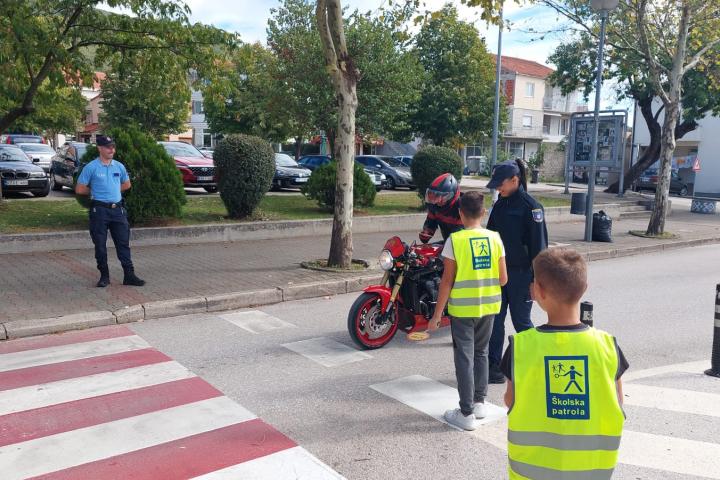 Prometno-preventivna akcija za sigurnost djece u Posušju u organizaciji AMSBiH i AMK Hercegovina