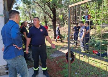 Širokobriješki vatrogasci pomažu Mostaru nakon nevremena: Uklanjaaju stabla