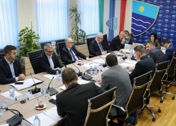 Vlada HNŽ-a osigurala 1,7 milijuna KM za prijevoz učenika