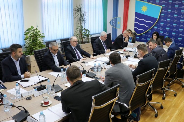 Vlada HNŽ-a osigurala 1,7 milijuna KM za prijevoz učenika