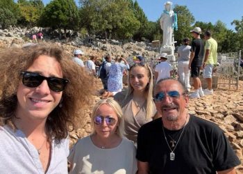 Željko Bebek s obitelji posjetio Međugorje