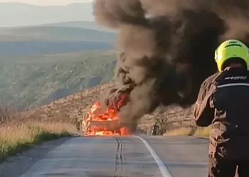 Zapalio se automobil između Stoca i Ljubinja, promet usporen