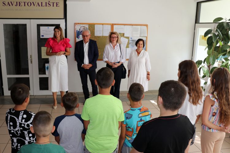 HNŽ osigurao 1.000 školskih torbi za učenike iz socijalno ugroženih obitelji