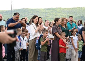 Početak školske godine u ŽZH: Prvašići prvi put u novoj školi na Puringaju