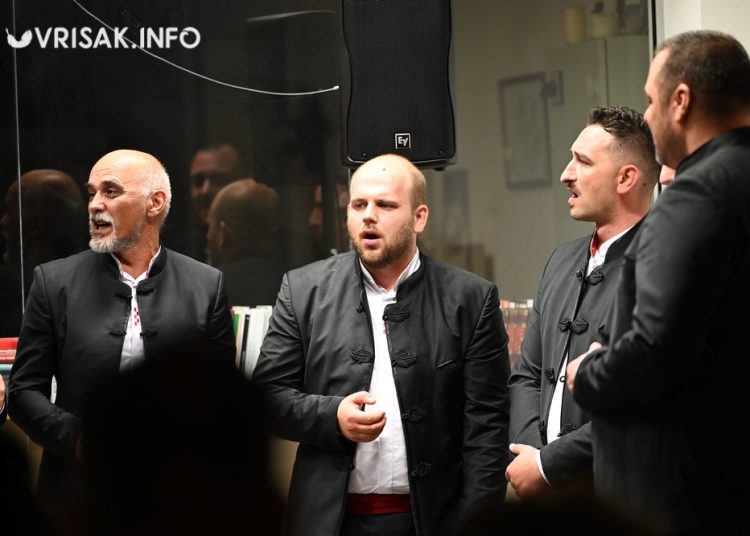U Širokom Brijegu predstavljena zbirka “Pišem te u srcu” autorice Ana Soldo