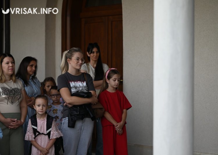 Početak školske godine u ŽZH: Prvašići prvi put u novoj školi na Puringaju