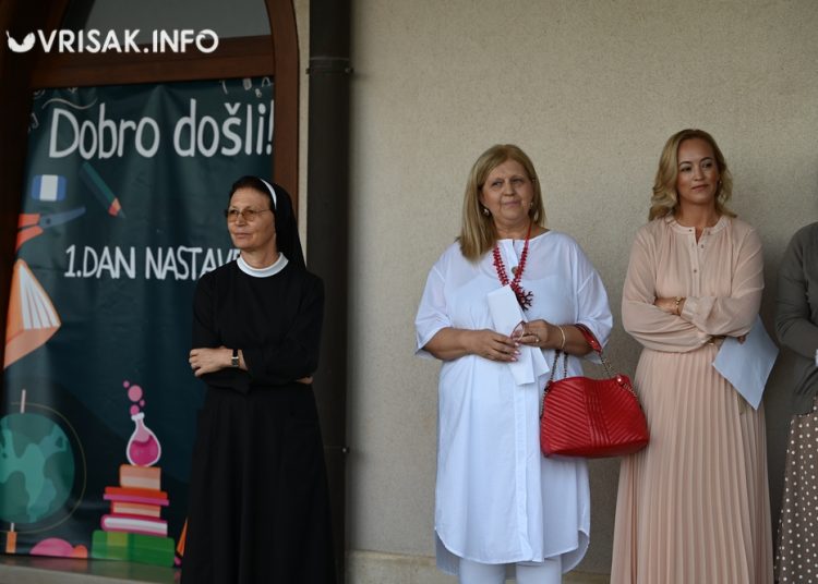 Početak školske godine u ŽZH: Prvašići prvi put u novoj školi na Puringaju