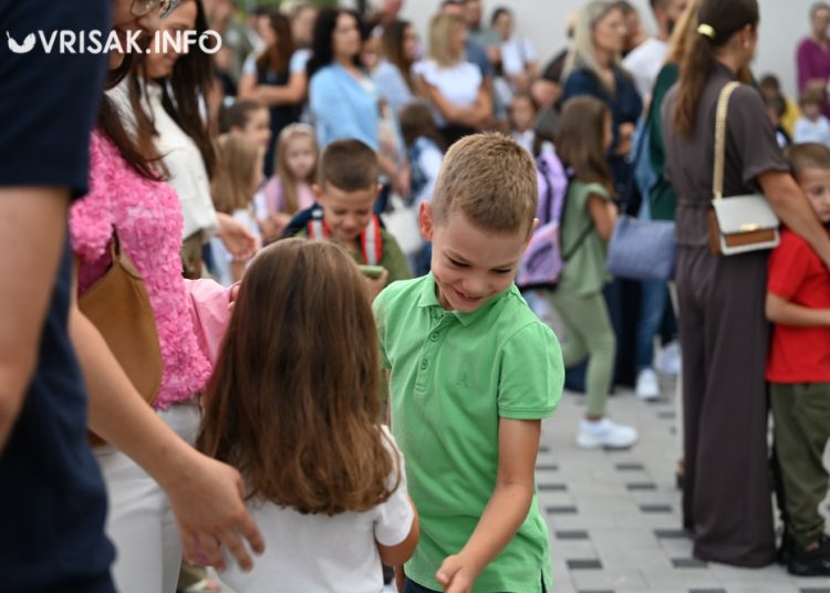 Početak školske godine u ŽZH: Prvašići prvi put u novoj školi na Puringaju