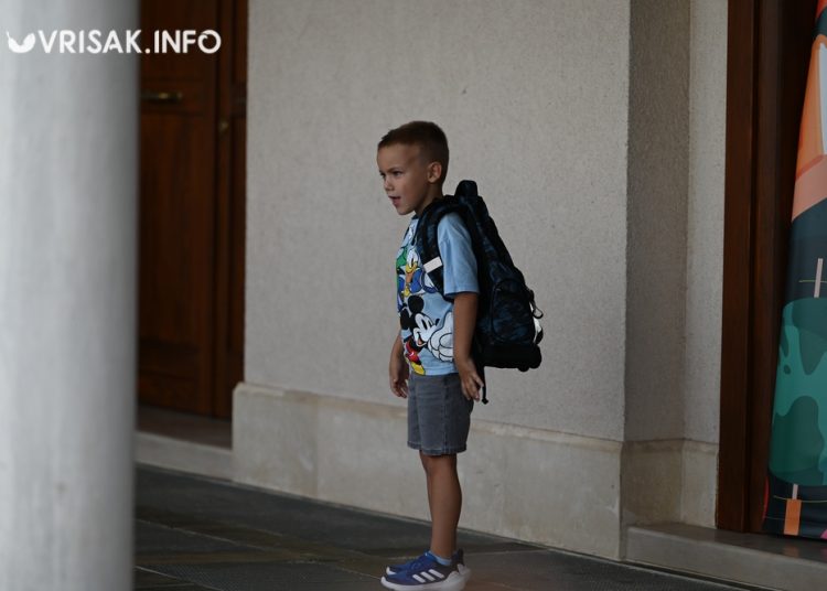 Početak školske godine u ŽZH: Prvašići prvi put u novoj školi na Puringaju