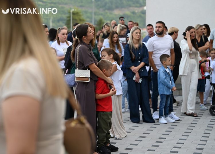 Početak školske godine u ŽZH: Prvašići prvi put u novoj školi na Puringaju