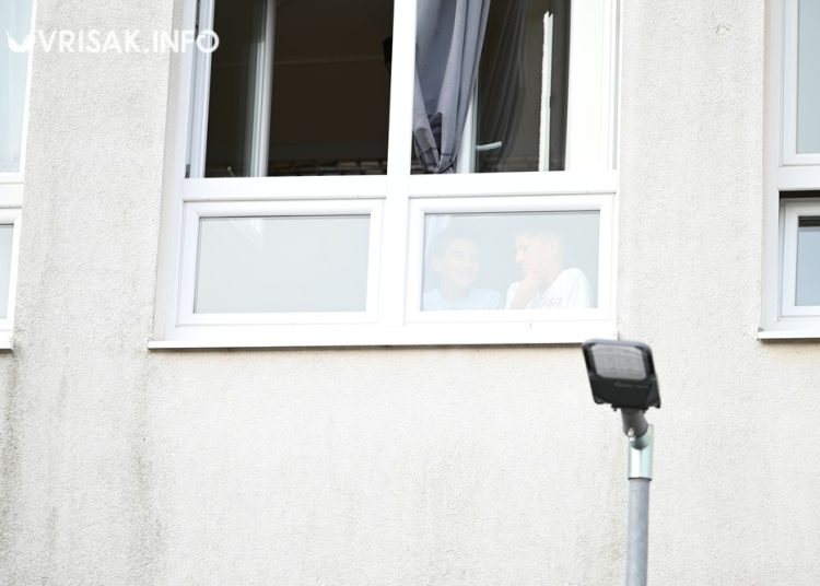 Početak školske godine u ŽZH: Prvašići prvi put u novoj školi na Puringaju