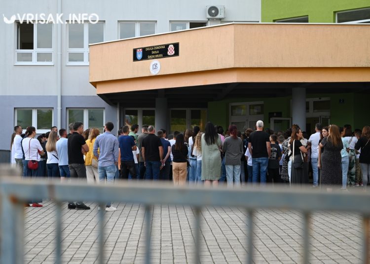 Početak školske godine u ŽZH: Prvašići prvi put u novoj školi na Puringaju