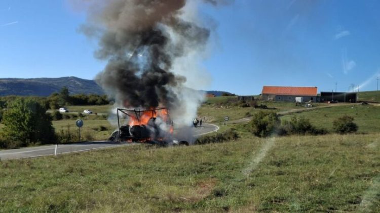 Požar na kamionu zatvorio dionicu ceste Šuica – Tomislavgrad