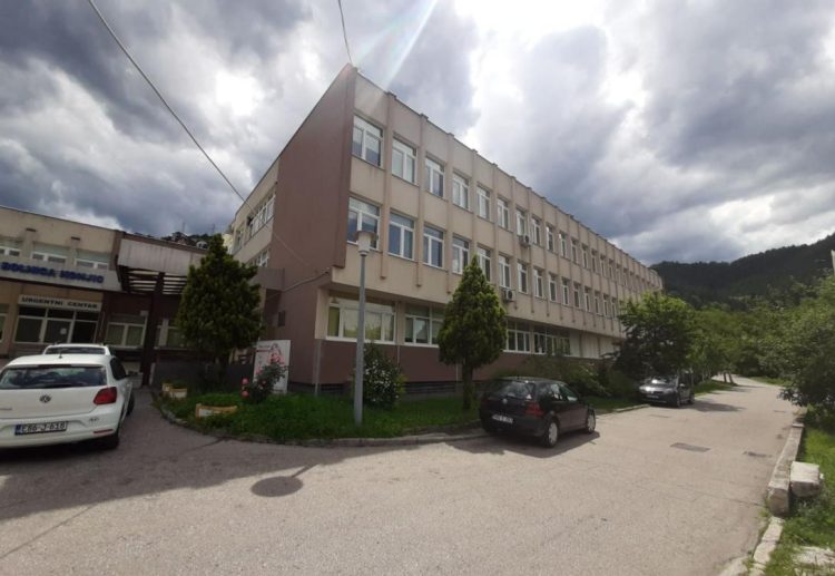 Majka preminulog dječaka iz Konjica pozvala na prosvjed pred bolnicom