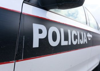 Maloljetnik izboden ispred osnovne škole u Tuzli