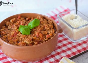 Domaći bolonjez s tjesteninom