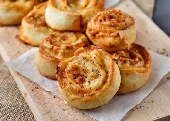 Neodoljive rolice sa šunkom i sirom: Brz i ukusan zalogaj za svaku priliku