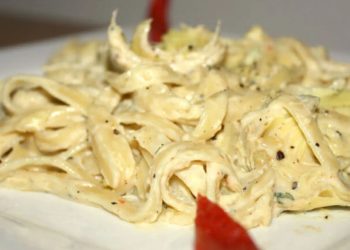 Kremasta tjestenina s piletinom i pancetom