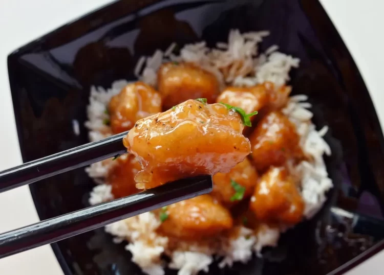 Piletina u aromatičnom umaku s prosom: Brzo, zdravo, mirisno i drugačije