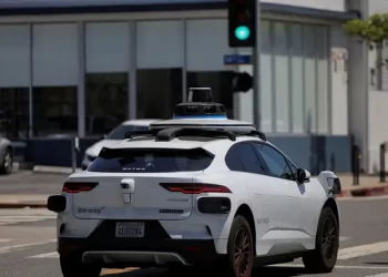 Futurističke vožnje bez vozača: Waymo dovodi robotaksije u srce Europe