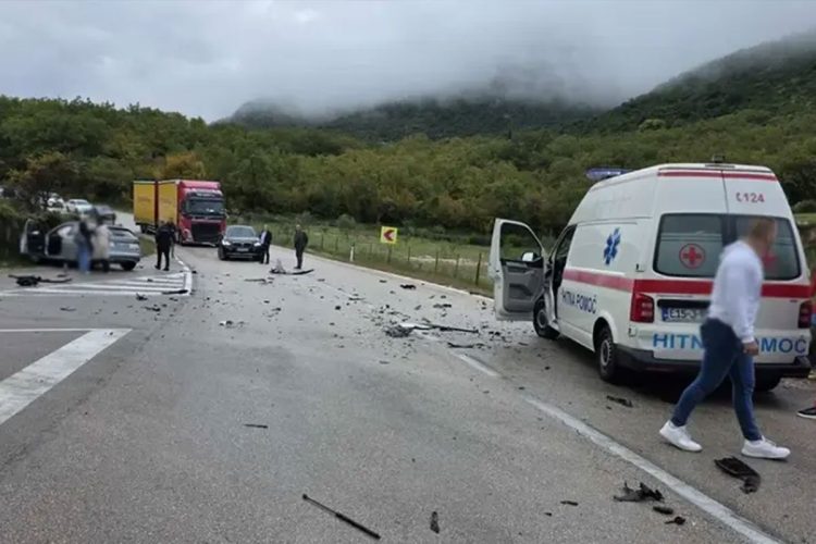 Pet ozlijeđenih u sudaru Renaulta i Škode na putu Trebinje – Ljubinje