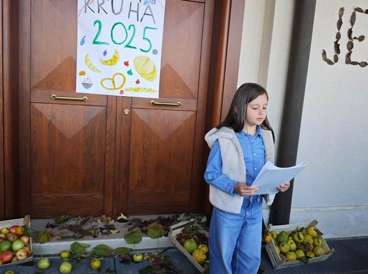 (VIDEO) Učenici Prve osnovne škole Široki Brijeg obilježili Dan kruha i darivali djecu s poteškoćama