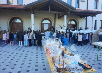 (VIDEO) Učenici Prve osnovne škole Široki Brijeg obilježili Dan kruha i darivali djecu s poteškoćama
